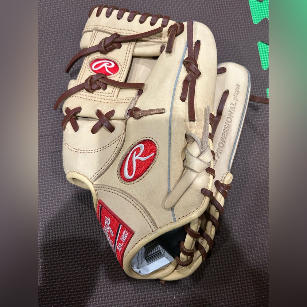 Rawlings baseball glove.